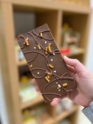 Christmas Market Spiced Caramel and Pretzel Bizarre Bar 100g