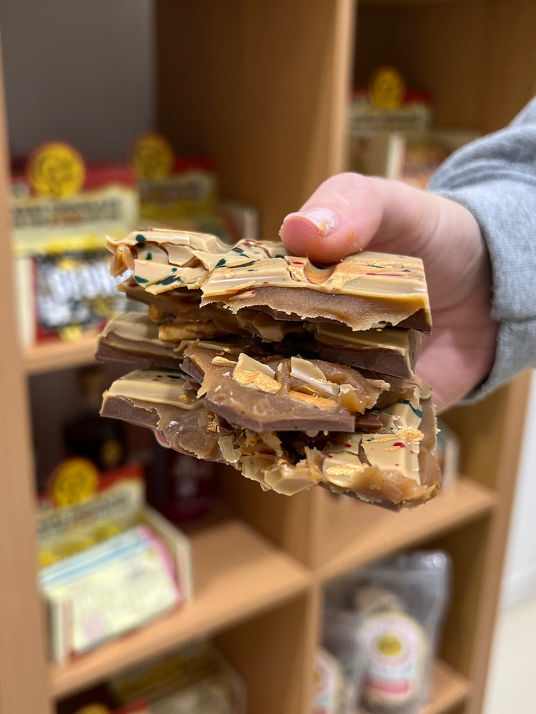 Christmas Market Spiced Caramel and Pretzel Bizarre Bar 100g