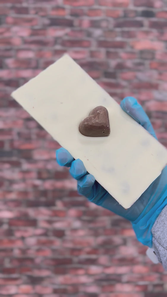 
            
                Load and play video in Gallery viewer, The Geordie Bar (Milk &amp;amp; White Chocolate with Caramel) 130g
            
        
