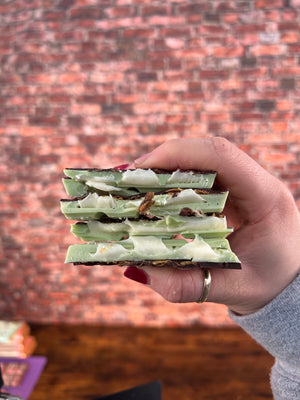 Mint Choc Chip Bizarre Bar 100g